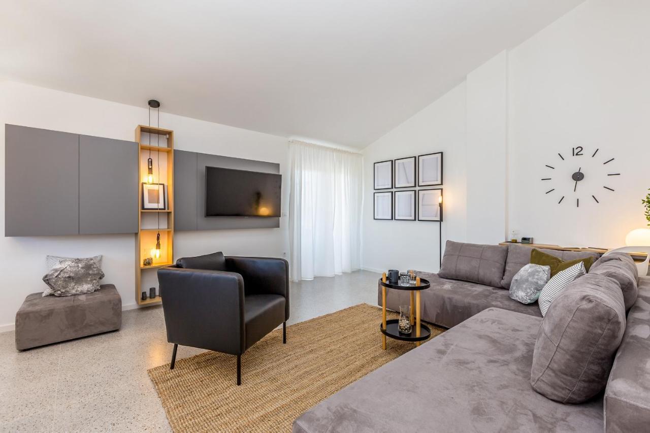 Apartment Laurus Salatic ภายนอก รูปภาพ