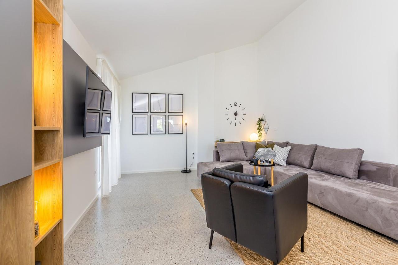 Apartment Laurus Salatic ภายนอก รูปภาพ