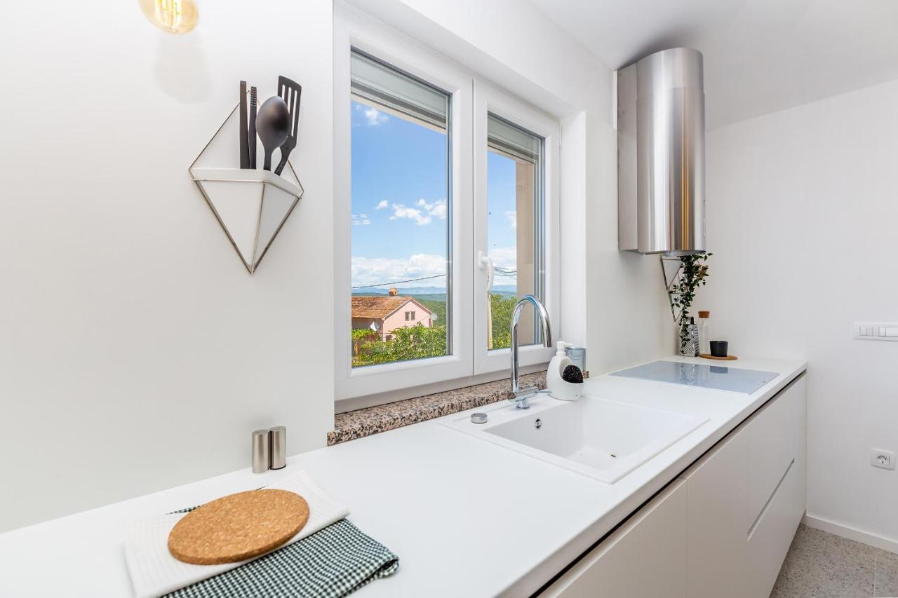 Apartment Laurus Salatic ภายนอก รูปภาพ